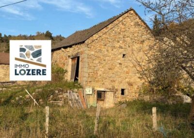 Monts de Randon – Corps de ferme à rénover