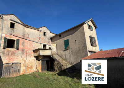 N° 132 CAUSSE DE SAUVETERRE – CORPS DE FERME -240 m2